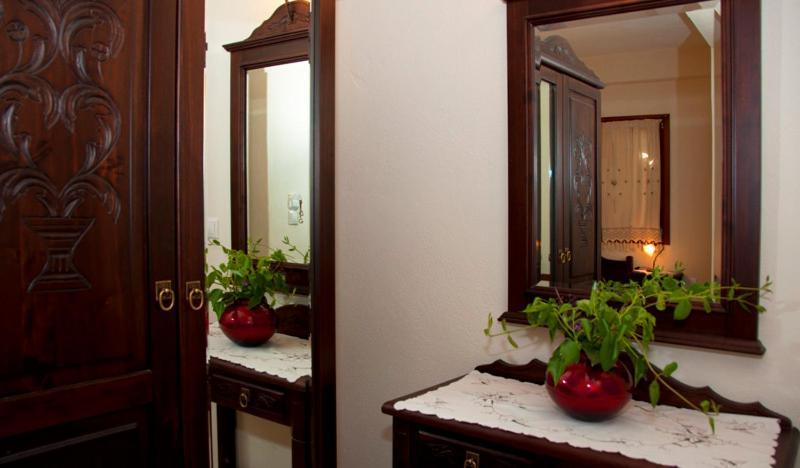 To Balkoni Tis Limnis Plastira Neochóri Zimmer foto